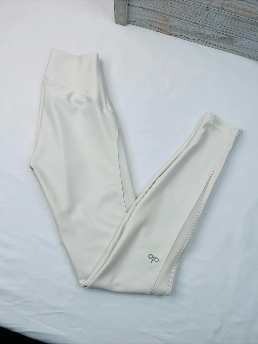 ALO Yoga Neutral Cream Yoga Airlift Leggings Mesh Infatuation XXS - Picture 1 of 2